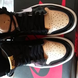 Air Jordan 1 OG Gold Toe